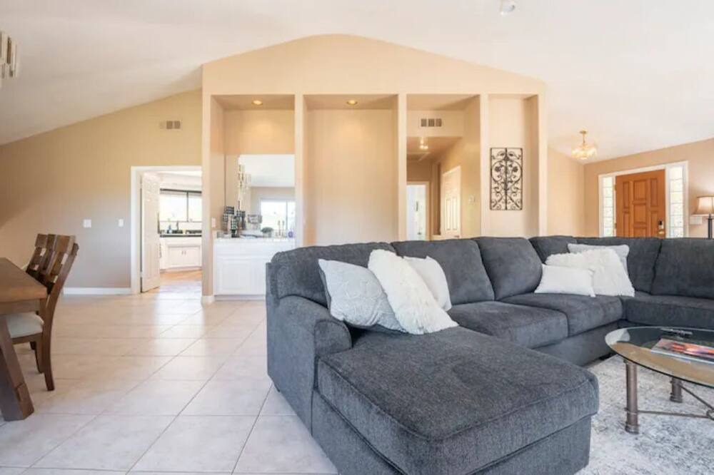 Photo of Livingroom in Escondido