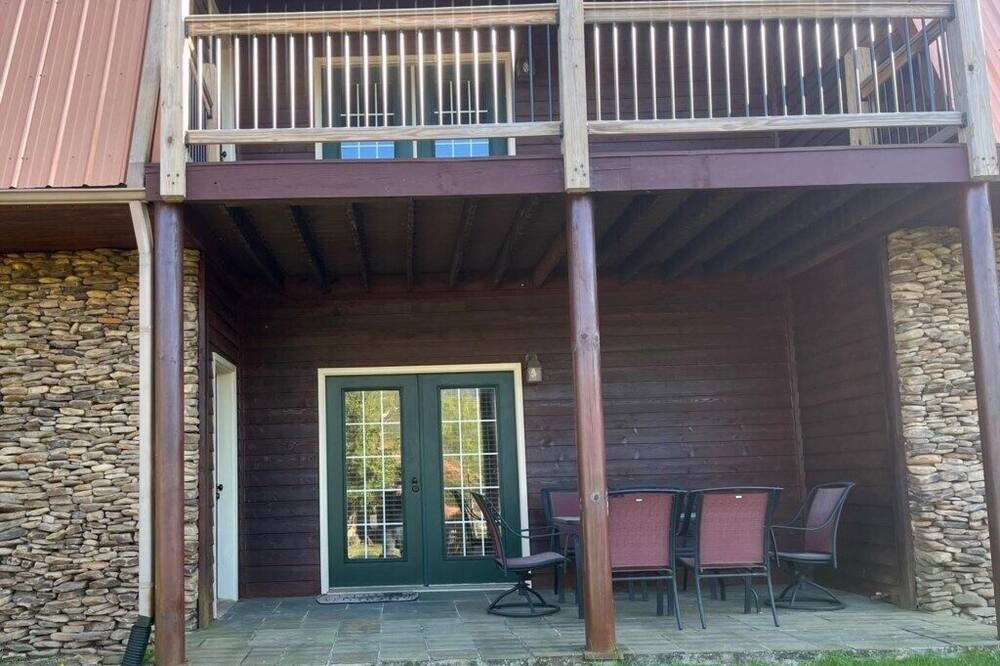 Photo of Others in White Oak Lodge