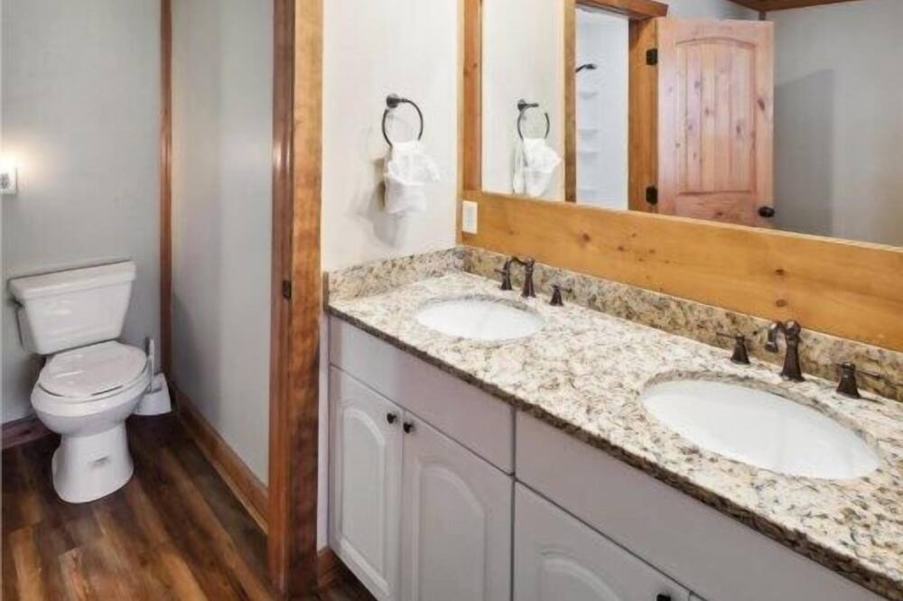 Photo of Others in White Oak Lodge