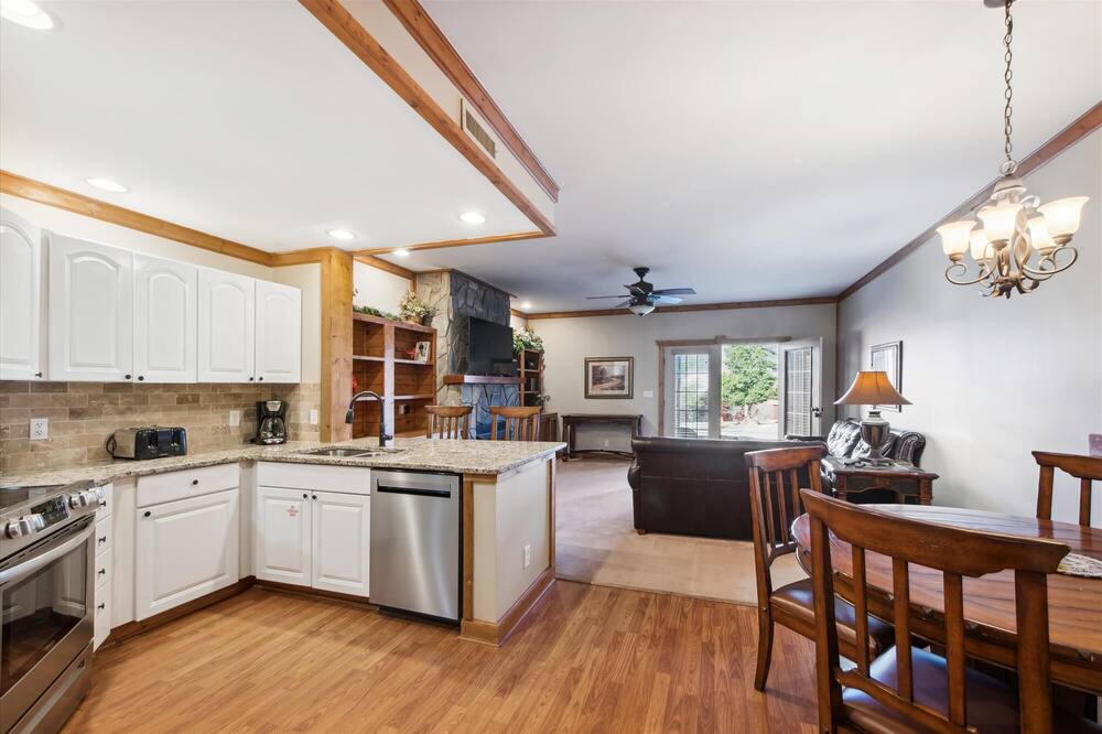 Photo of Others in White Oak Lodge