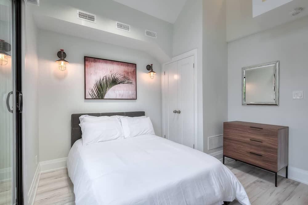 Photo of Bedroom in Cabbagetown South