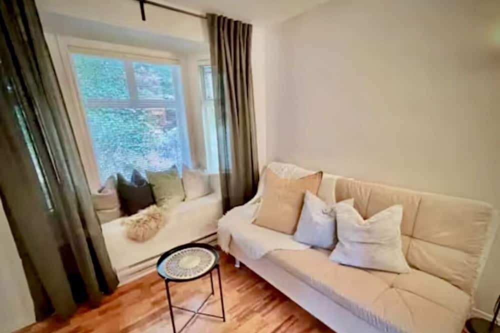 Photo of Livingroom in Port Moody