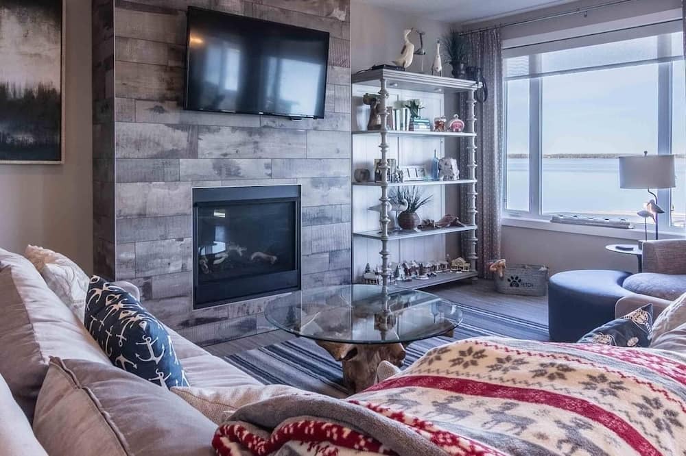 Photo of Livingroom in Central Alberta