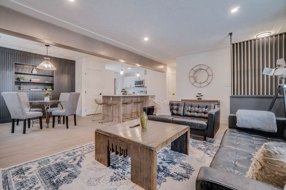 Photo of Livingroom in Southside