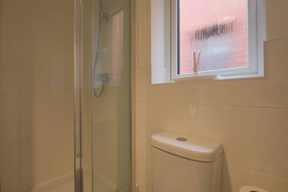 Photo of Bathroom in Old St Mellons