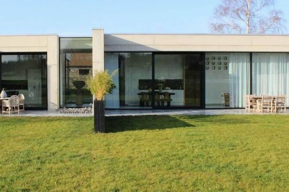 Photo of Outdoor in Warsage