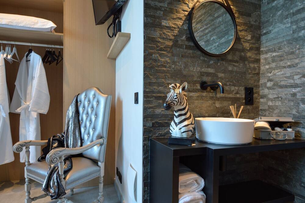 Photo of Bathroom in Warsage