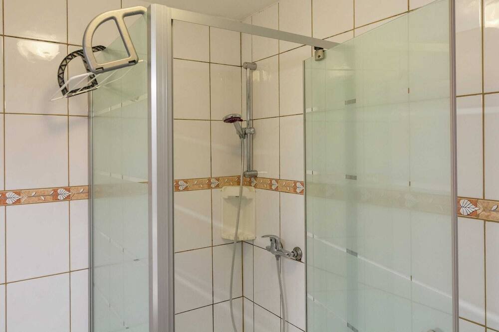 Photo of Bathroom in Awenne