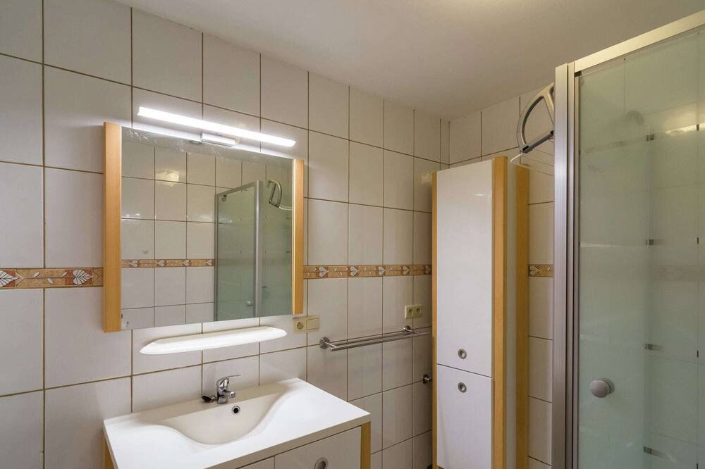 Photo of Bathroom in Awenne