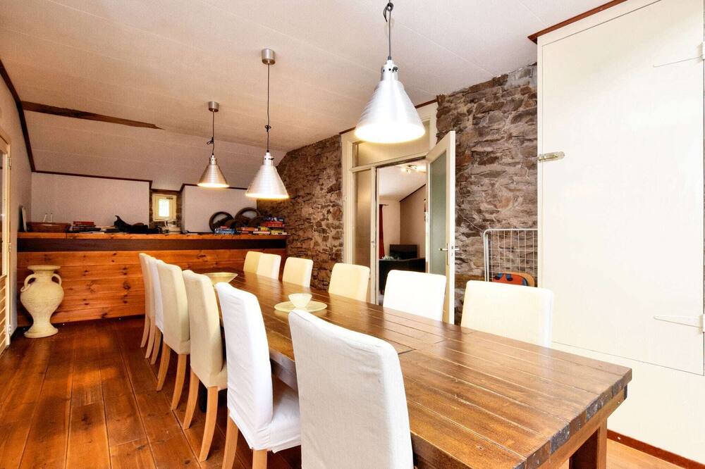 Photo of Livingroom in Commanster