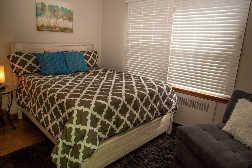 Photo of Bedroom in Alki
