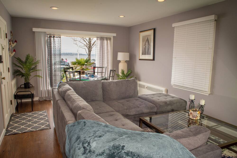 Photo of Livingroom in Alki