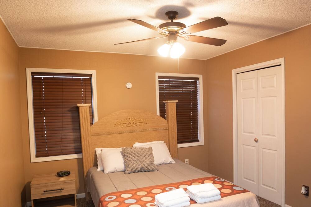Photo of Bedroom in Alexandria