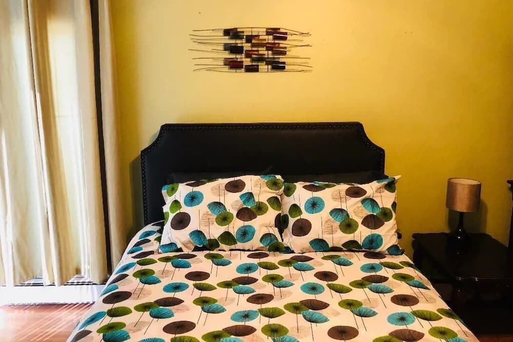 Photo of Bedroom in Crystal Beach