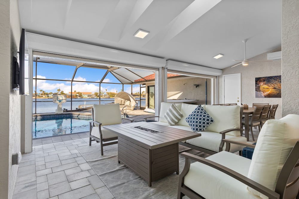 Photo of Livingroom in Eight Lakes