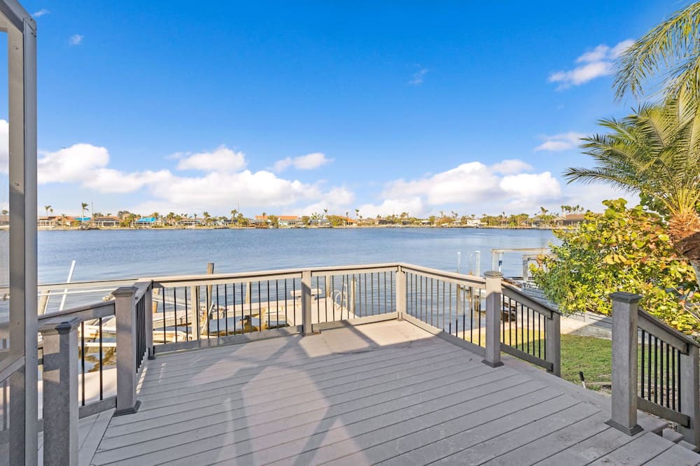 Photo of Outdoor in Eight Lakes