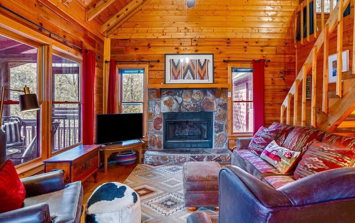 Photo of Livingroom in Hidden Lake