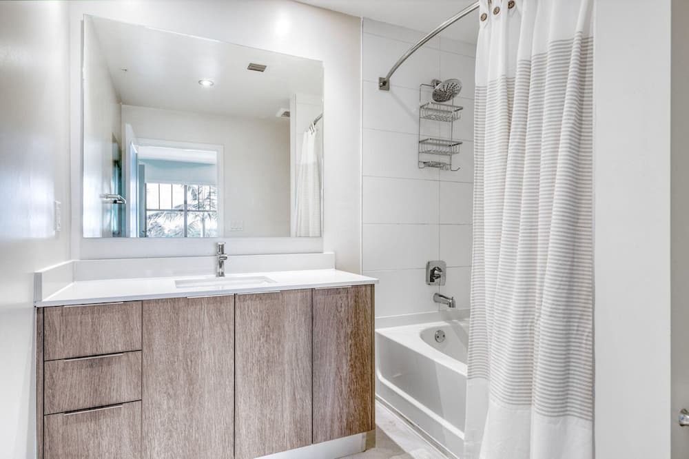 Photo of Bathroom in Miramar