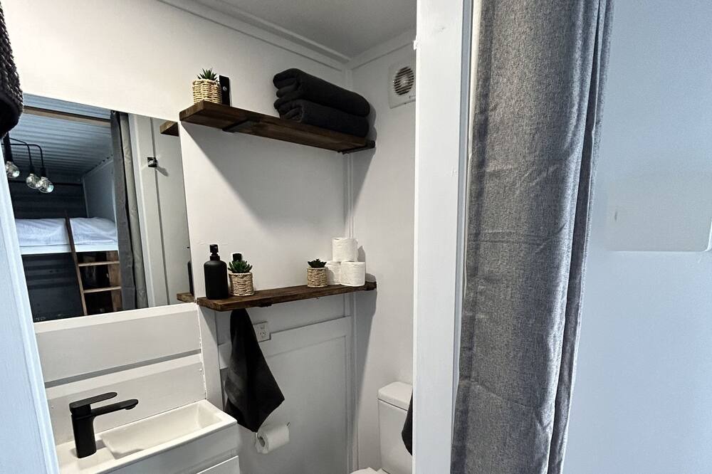 Photo of Bathroom in Wongawallan