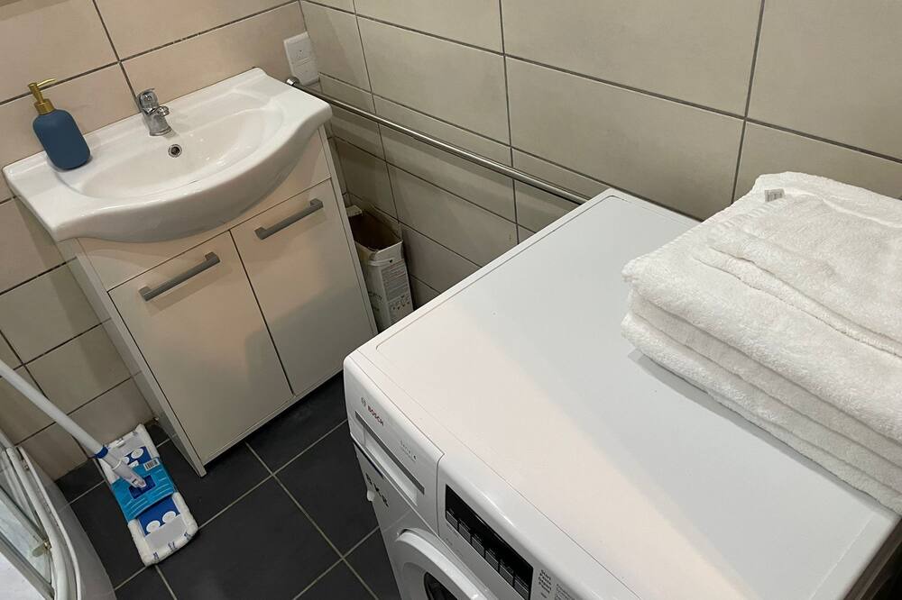Photo of Bathroom in Tweewaters