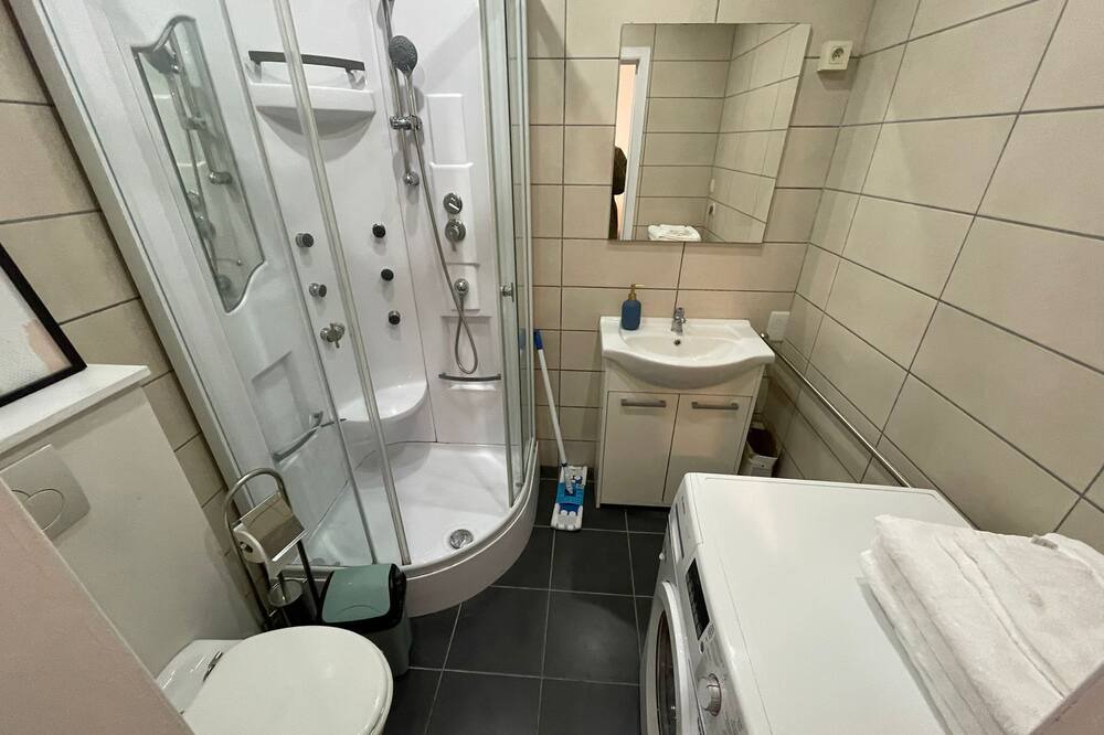 Photo of Bathroom in Tweewaters