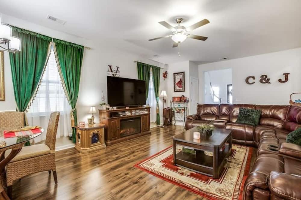 Photo of Bedroom in Summerville