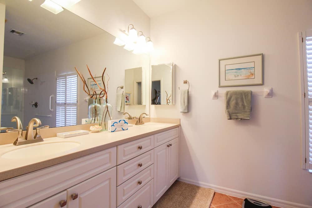 Photo of Bathroom in The Dunes