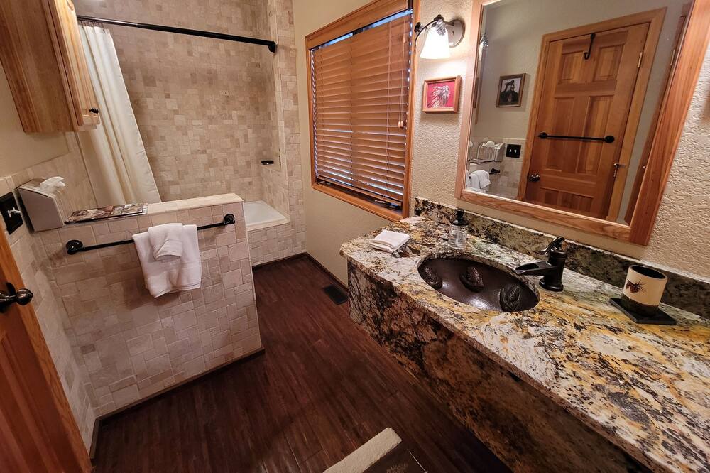 Photo of Bathroom in Perry Park