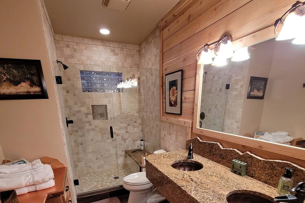 Photo of Bathroom in Perry Park