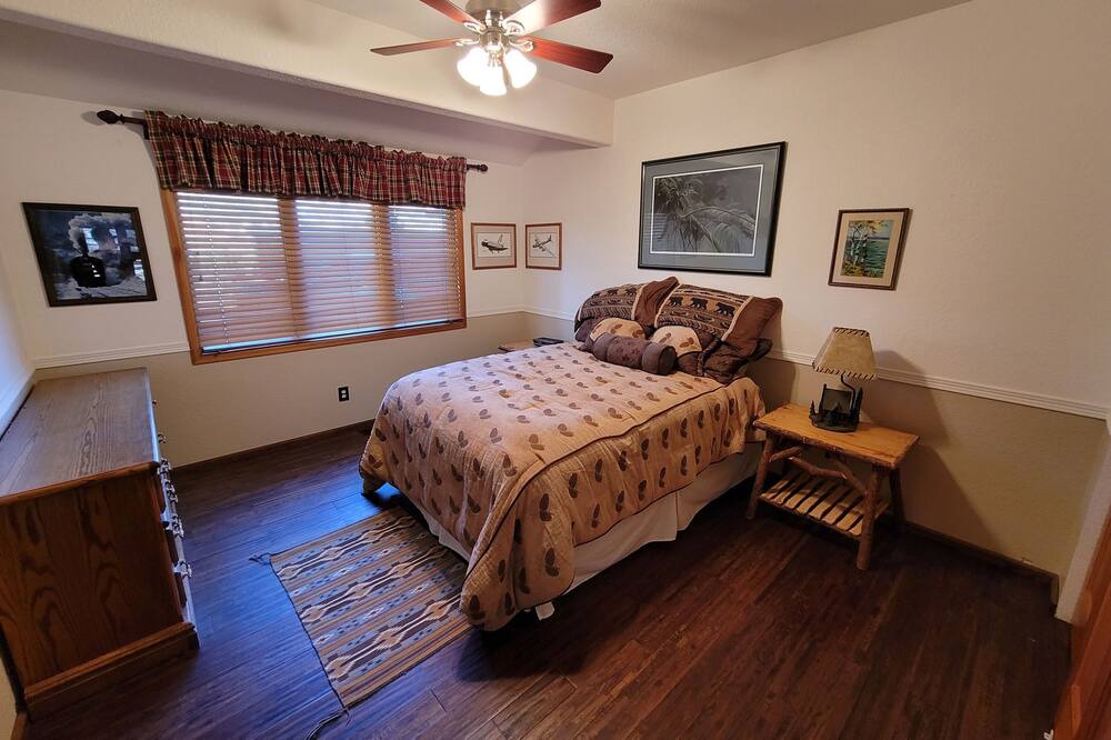 Photo of Bedroom in Perry Park