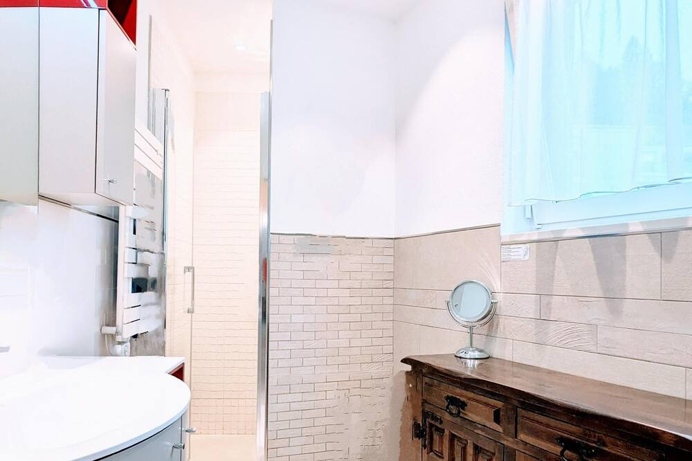Photo of Bathroom in Paradiso