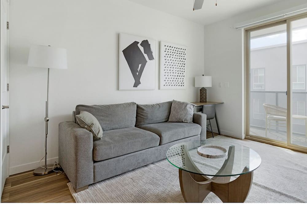 Photo of Livingroom in Midway