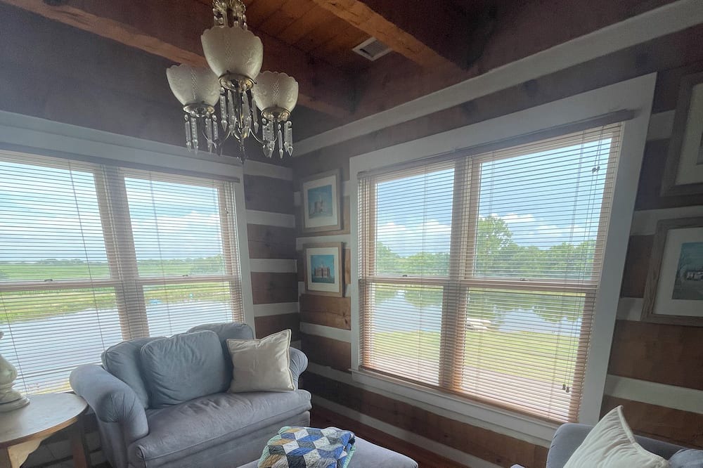 Photo of Livingroom in Pittsfield