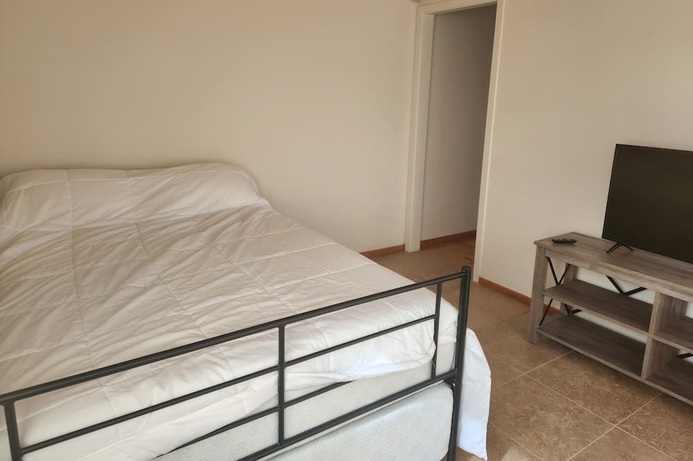 Photo of Bedroom in Maunaloa