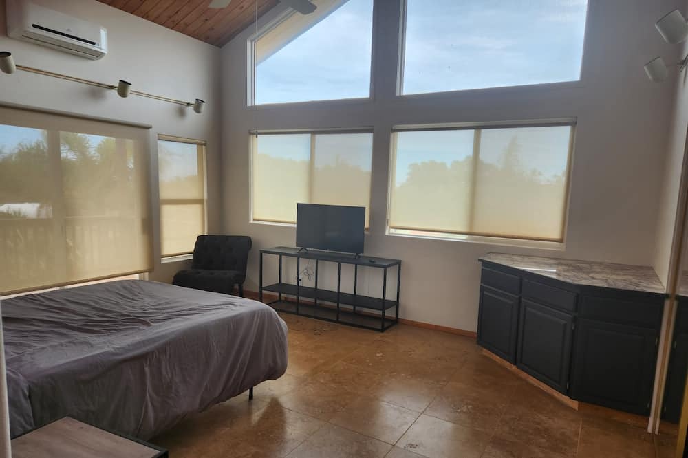 Photo of Bedroom in Maunaloa