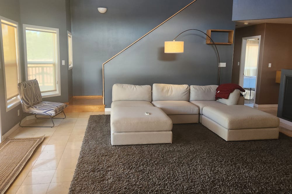 Photo of Bedroom in Maunaloa