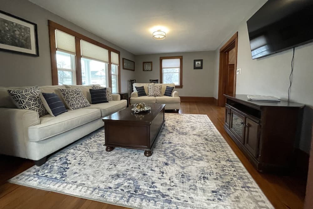 Photo of Livingroom in Syracuse