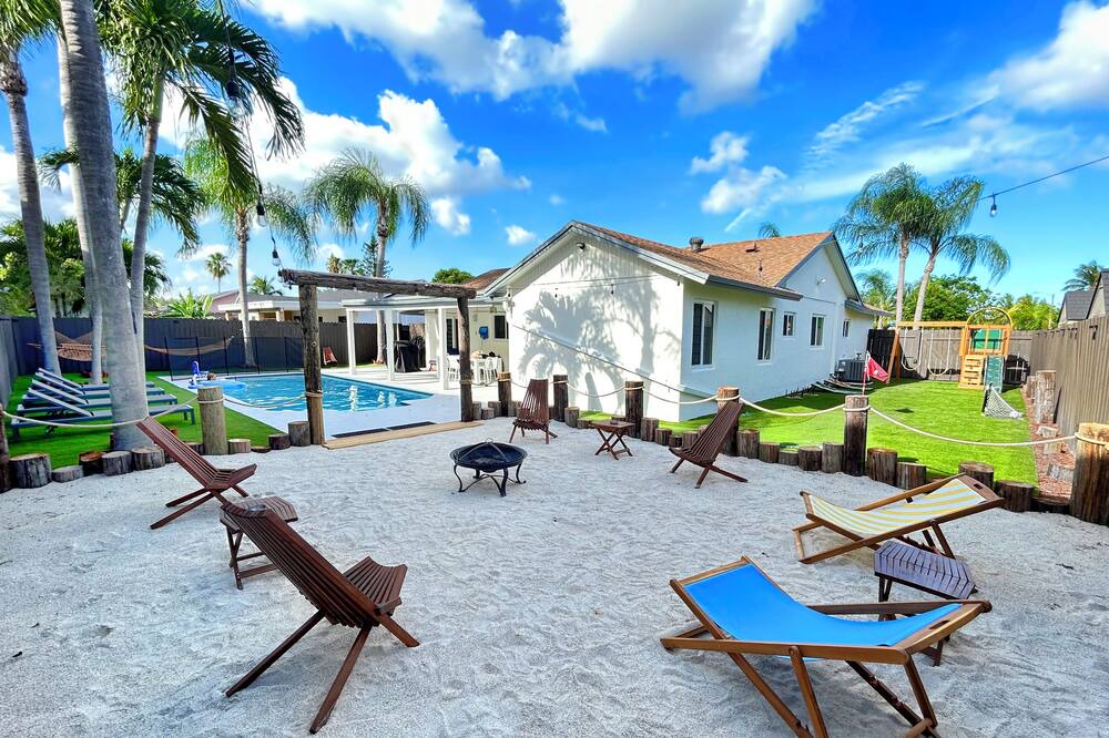Photo of Outdoor in Palmetto Estates