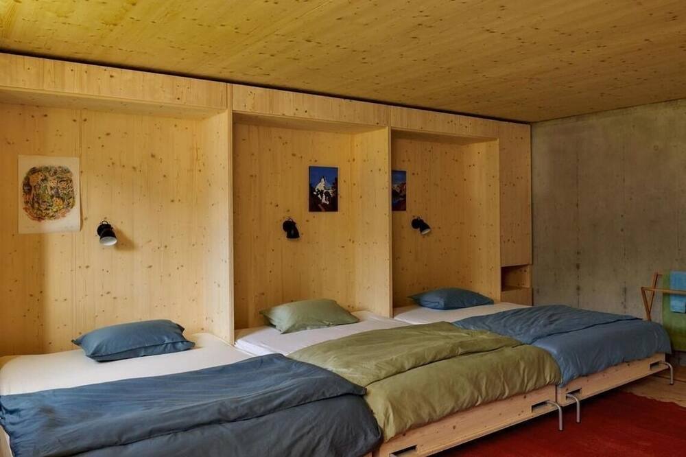 Photo of Bedroom in Lumnezia