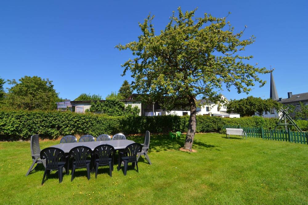 Photo of Outdoor in Tillet