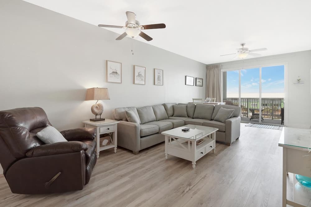 Photo of Livingroom in Fort Morgan Pines