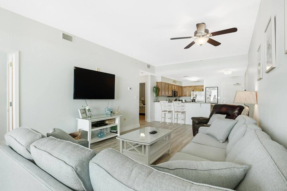 Photo of Livingroom in Fort Morgan Pines