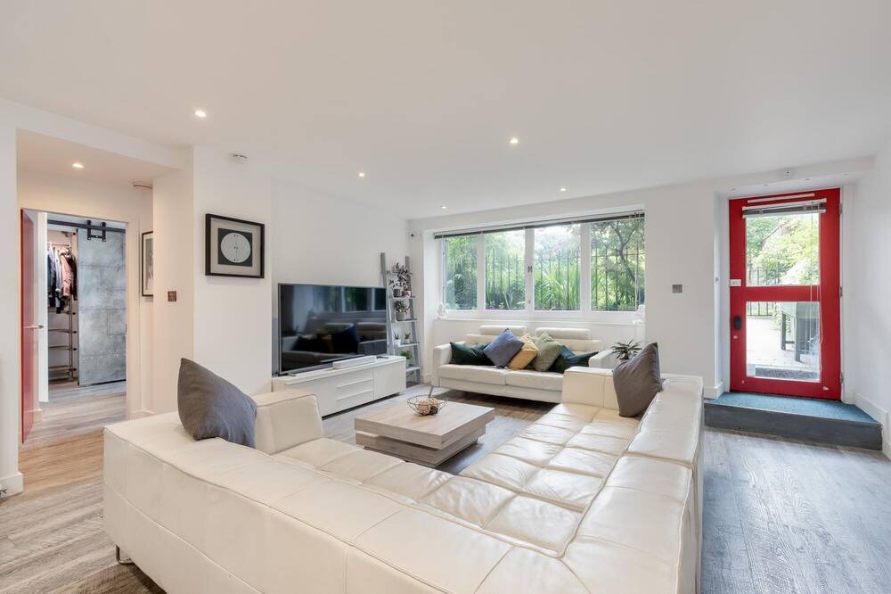 Photo of Livingroom in Gifford