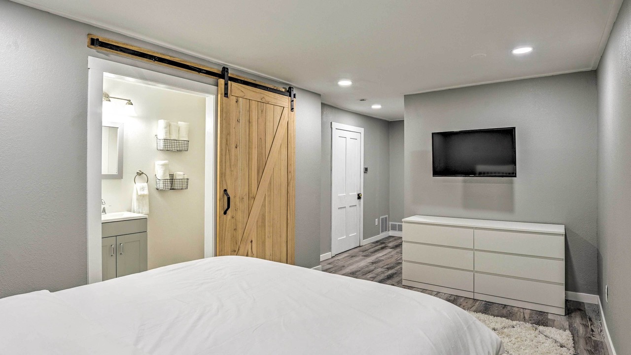 Photo of Bedroom in Lansing