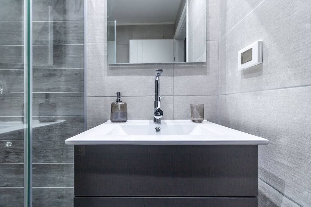 Photo of Bathroom in Nachlaot