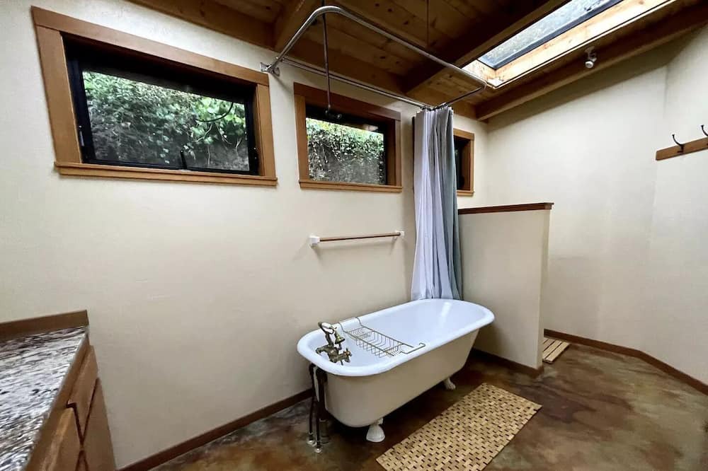 Photo of Bathroom in Big Sur