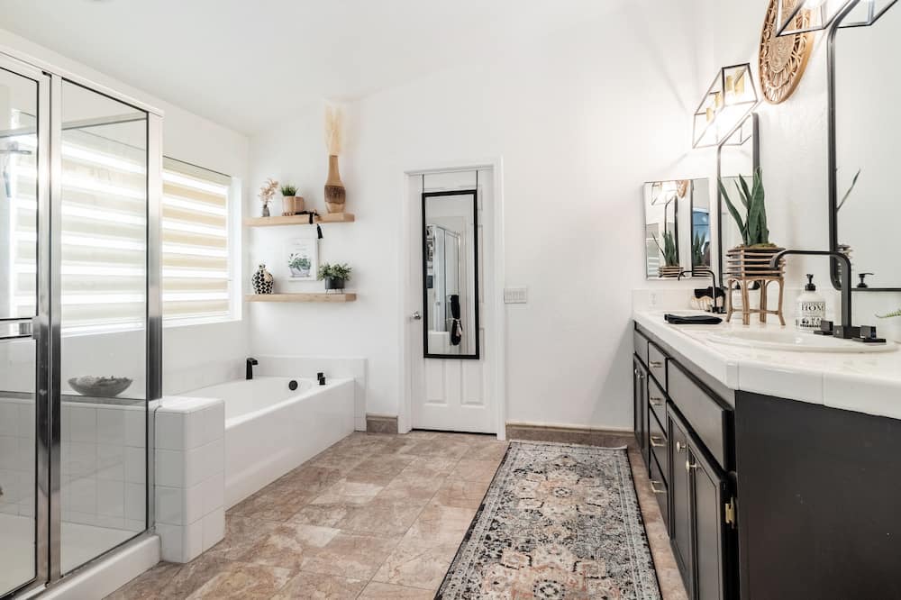 Photo of Bathroom in Lake Elsinore