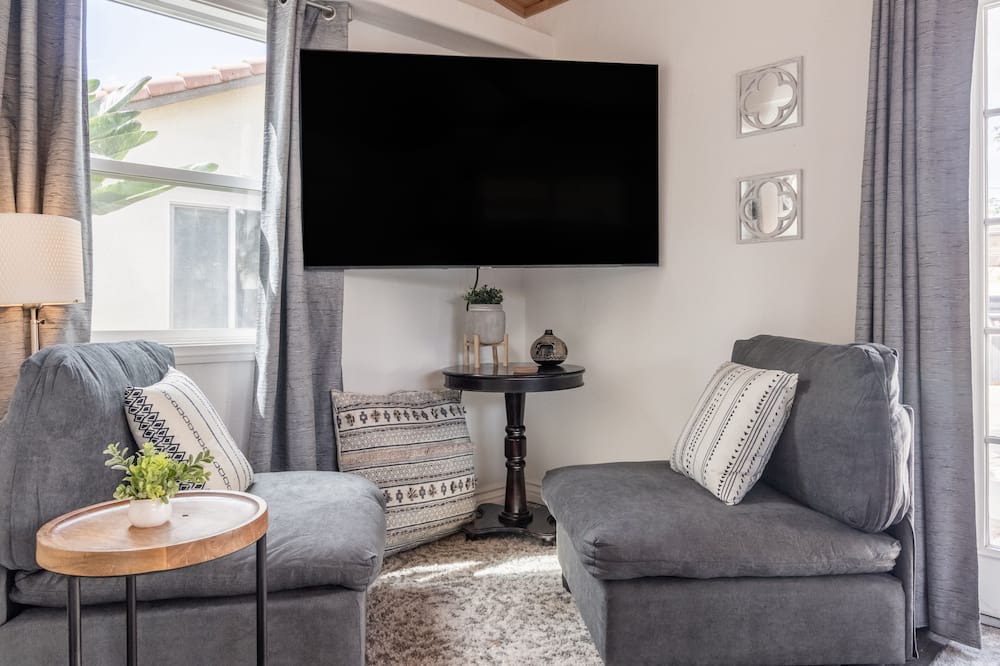 Photo of Livingroom in Lake Elsinore