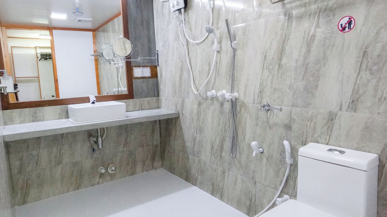 Photo of Bathroom in Mahibadhoo
