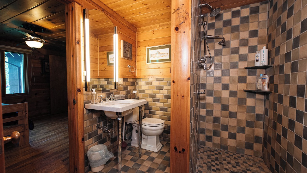 Photo of Bathroom in Grayling